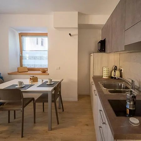 S. Croce Apartment *
